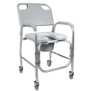 Vista general de la silla tipo cómodo ideal para ducha ultraligera con detalle de rueditas.