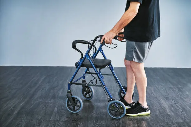 ¿Qué es una andadera ergonómica y por qué es mejor para adultos mayores?